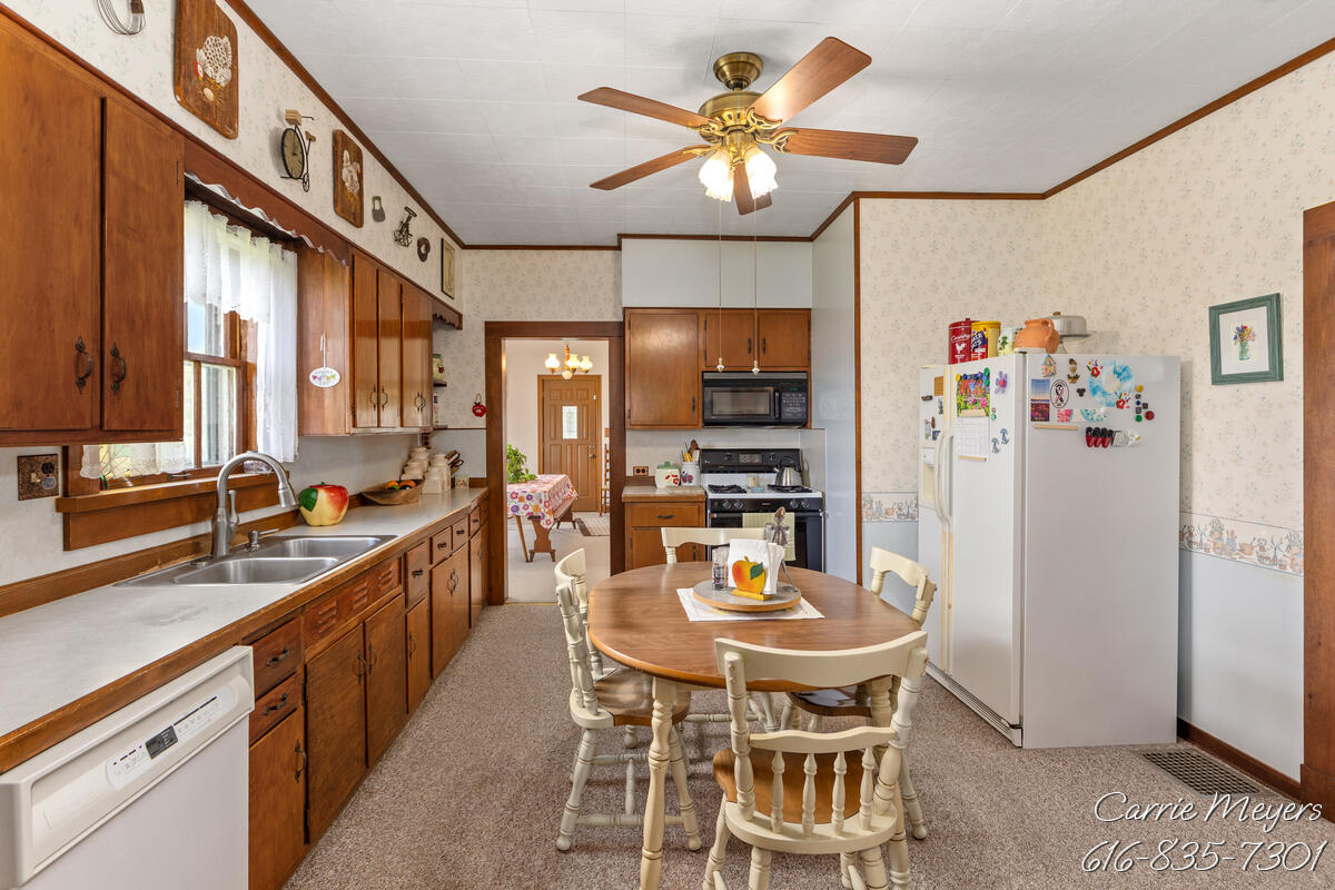 3741 8 Mile Road NW Grand Rapids MI 49544