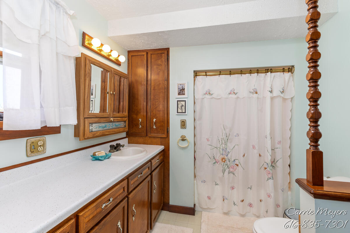 3741 8 Mile Road NW Grand Rapids MI 49544