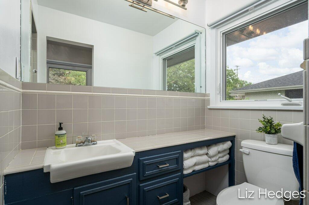 1949 Meadowfield Drive NE Grand Rapids MI 49505