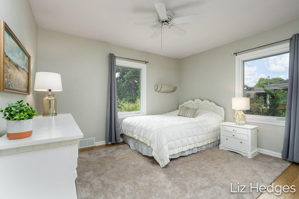 1949 Meadowfield Drive NE Grand Rapids MI 49505
