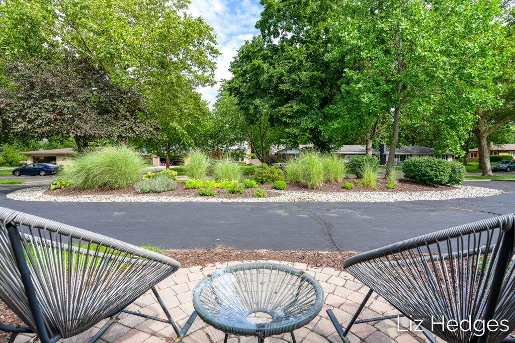 1949 Meadowfield Drive NE Grand Rapids MI 49505