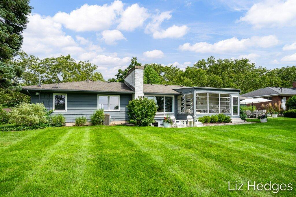 1949 Meadowfield Drive NE Grand Rapids MI 49505