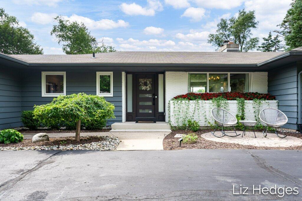 1949 Meadowfield Drive NE Grand Rapids MI 49505
