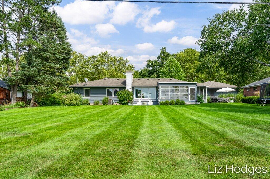 1949 Meadowfield Drive NE Grand Rapids MI 49505