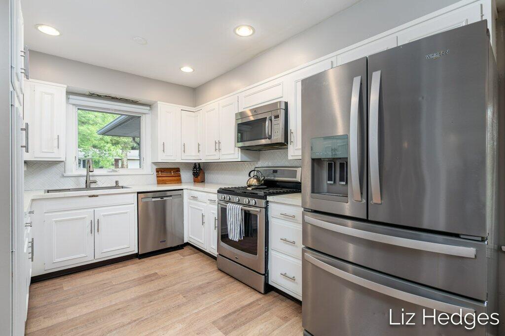 1949 Meadowfield Drive NE Grand Rapids MI 49505