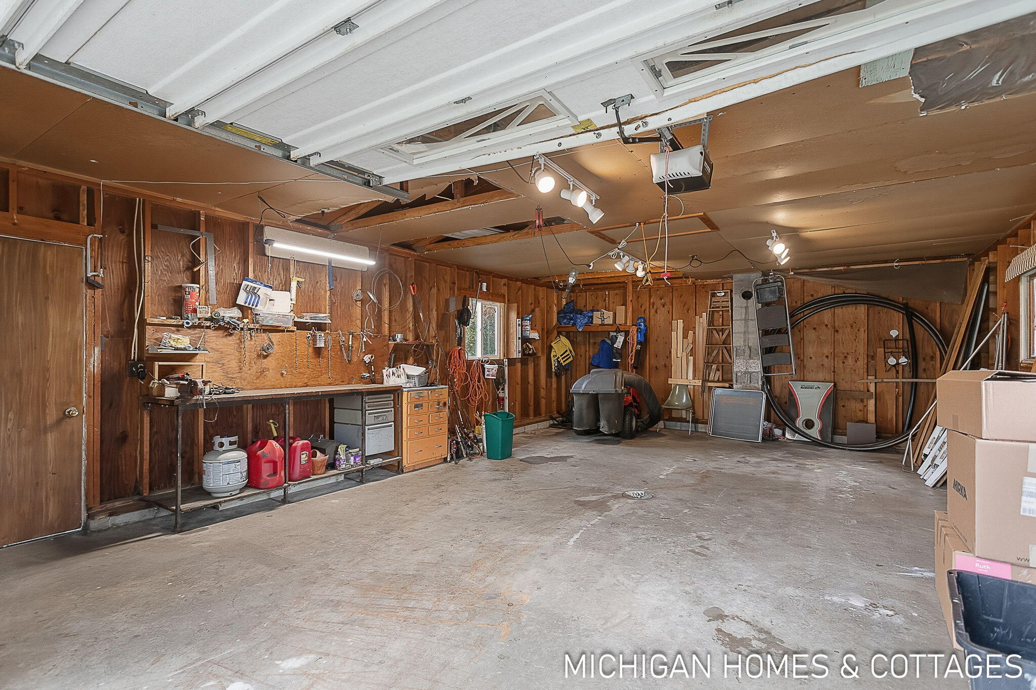 593 Alice Avenue Zeeland MI 49464