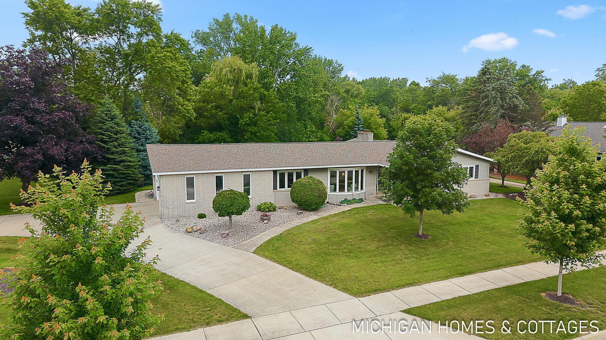 593 Alice Avenue Zeeland MI 49464