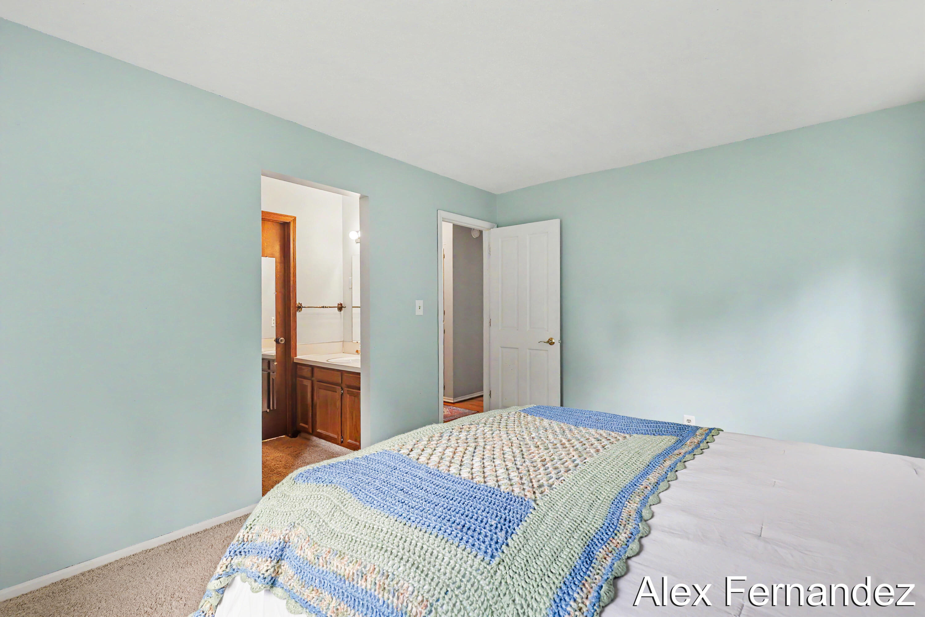5860 Valley Lane Drive SE Grand Rapids MI 49508