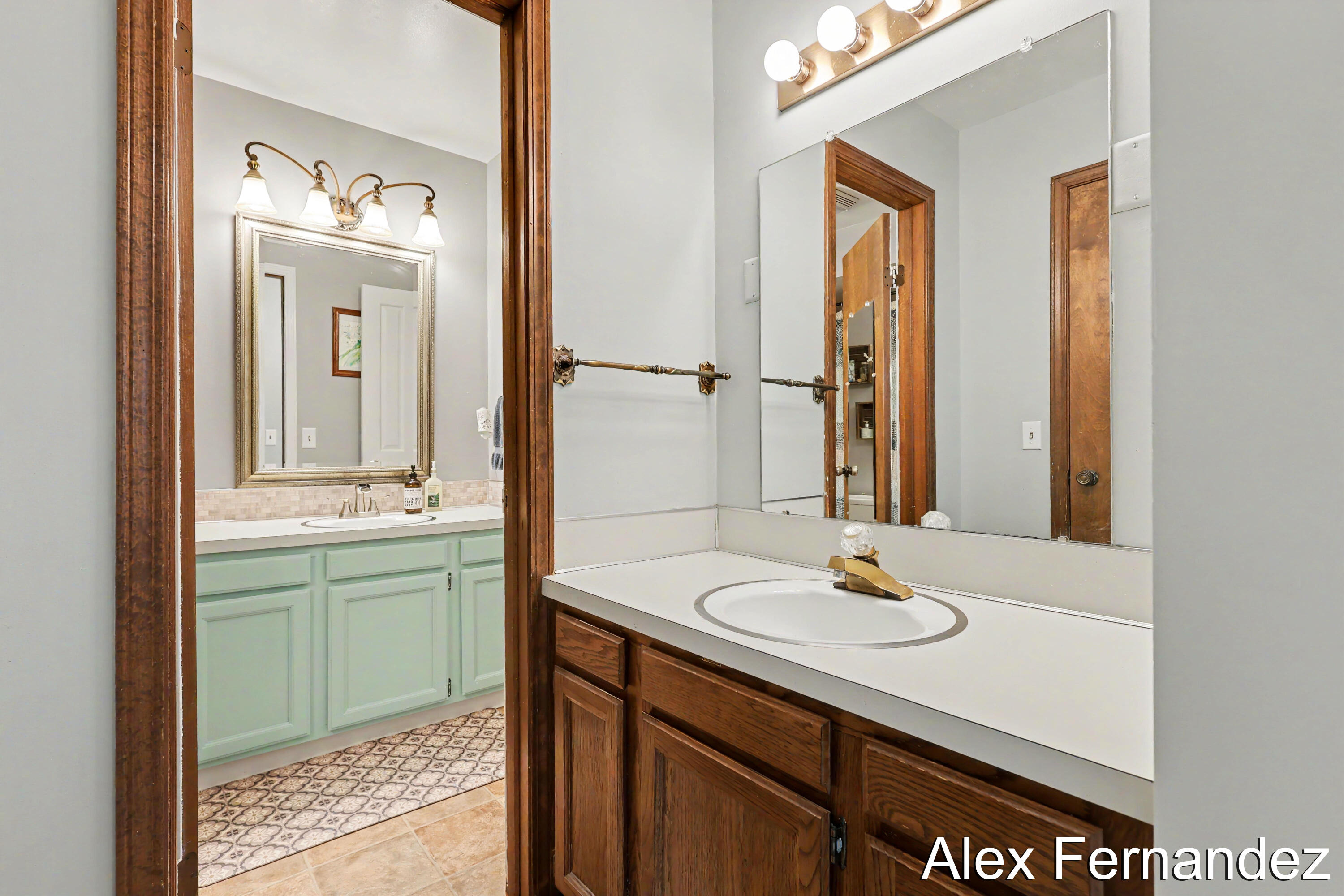 5860 Valley Lane Drive SE Grand Rapids MI 49508