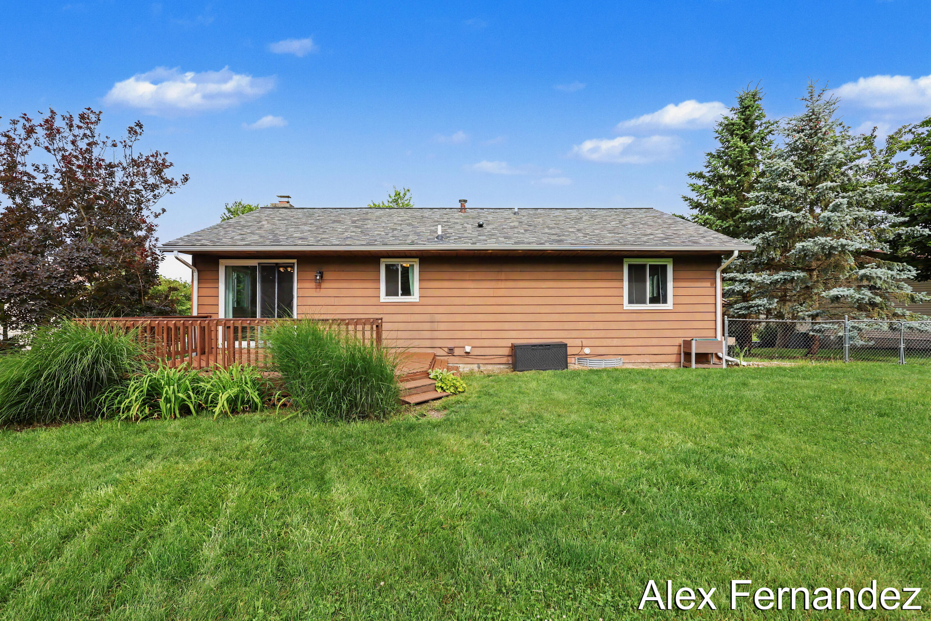 5860 Valley Lane Drive SE Grand Rapids MI 49508