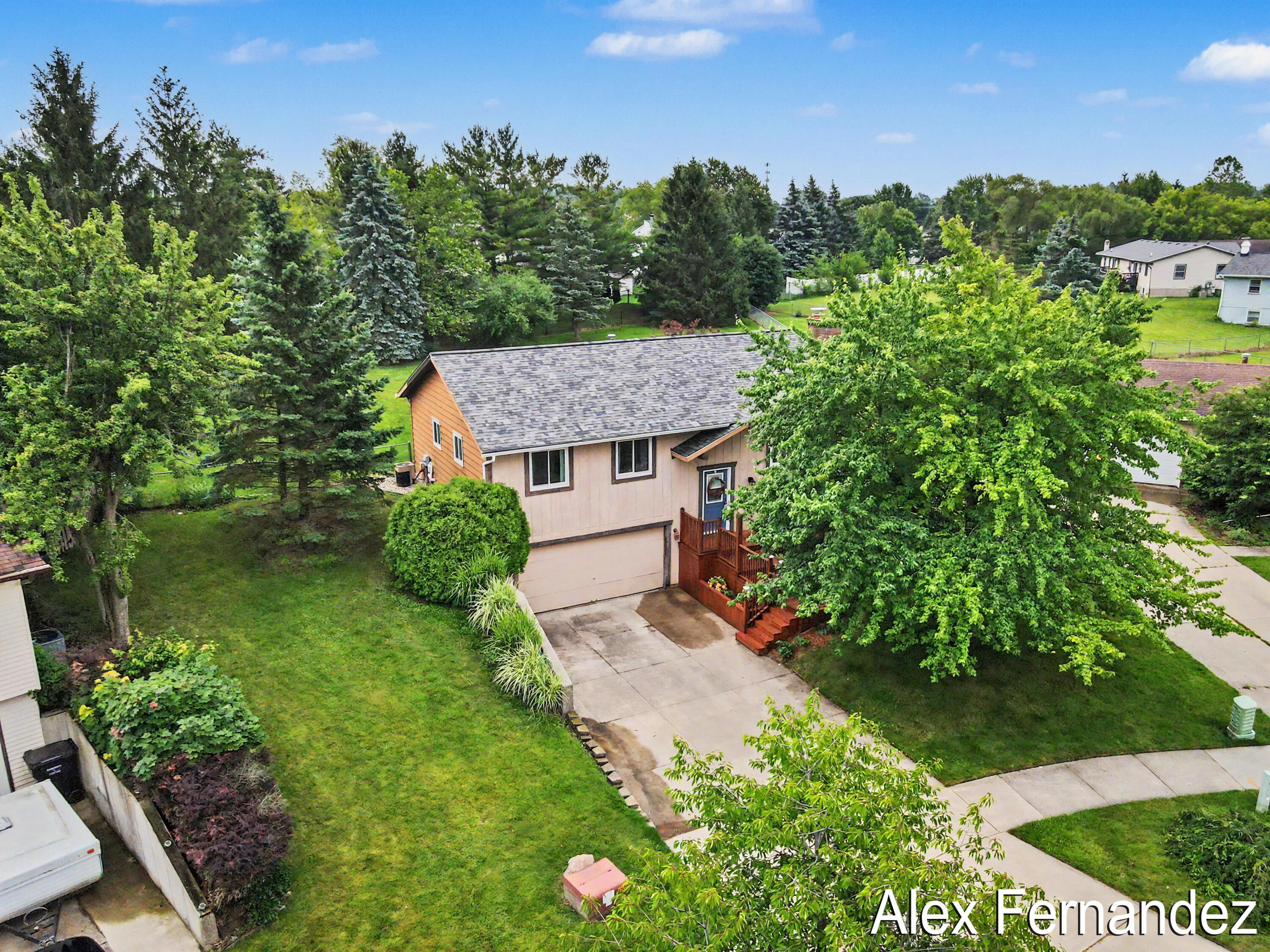 5860 Valley Lane Drive SE Grand Rapids MI 49508