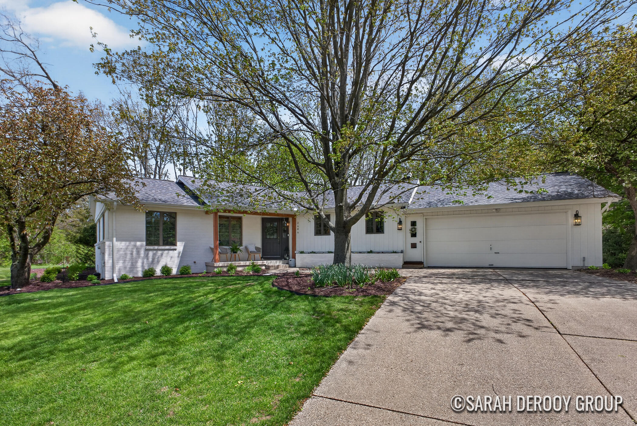 2606 Indian Ridge Drive NE Grand Rapids MI 49505