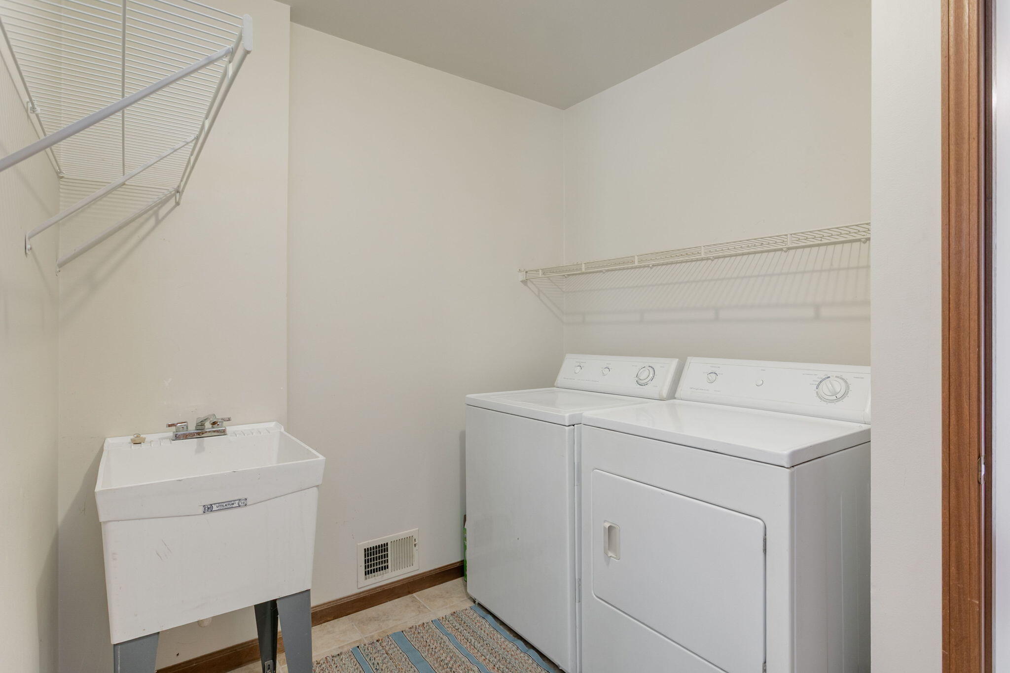 28810 Coulter Street Edwardsburg MI 49112