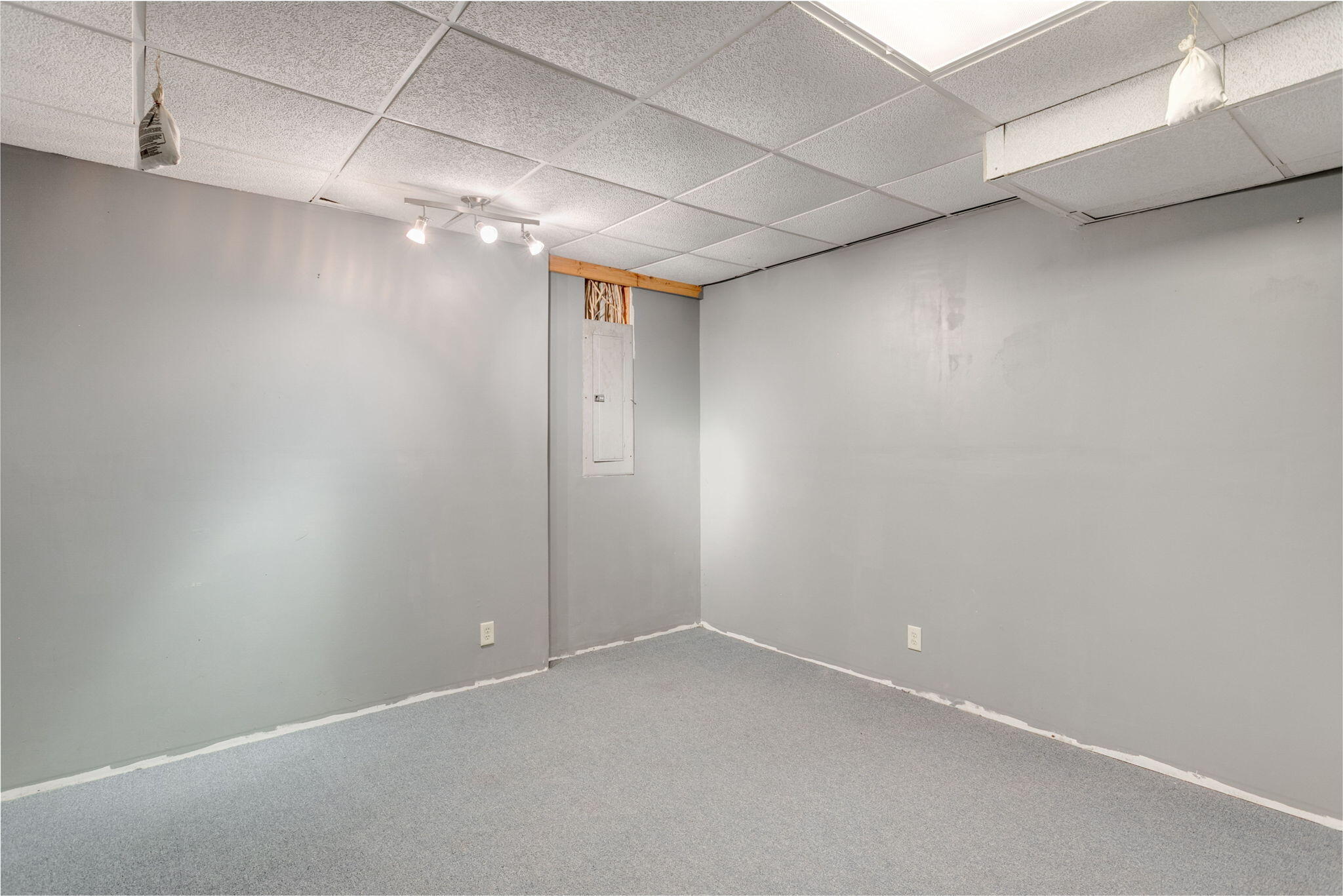 28810 Coulter Street Edwardsburg MI 49112