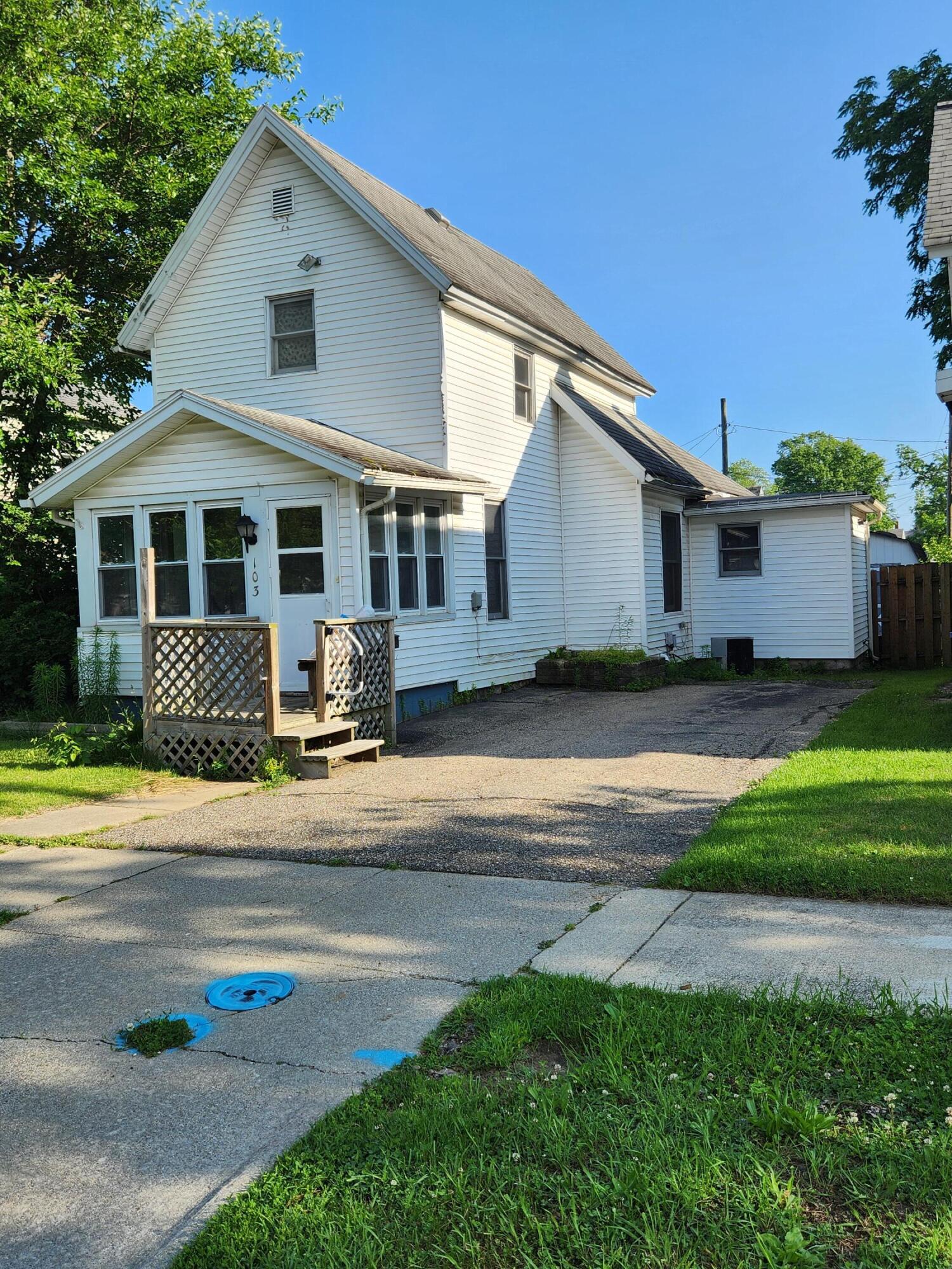 103 E Telegraph Street Dowagiac MI 49047