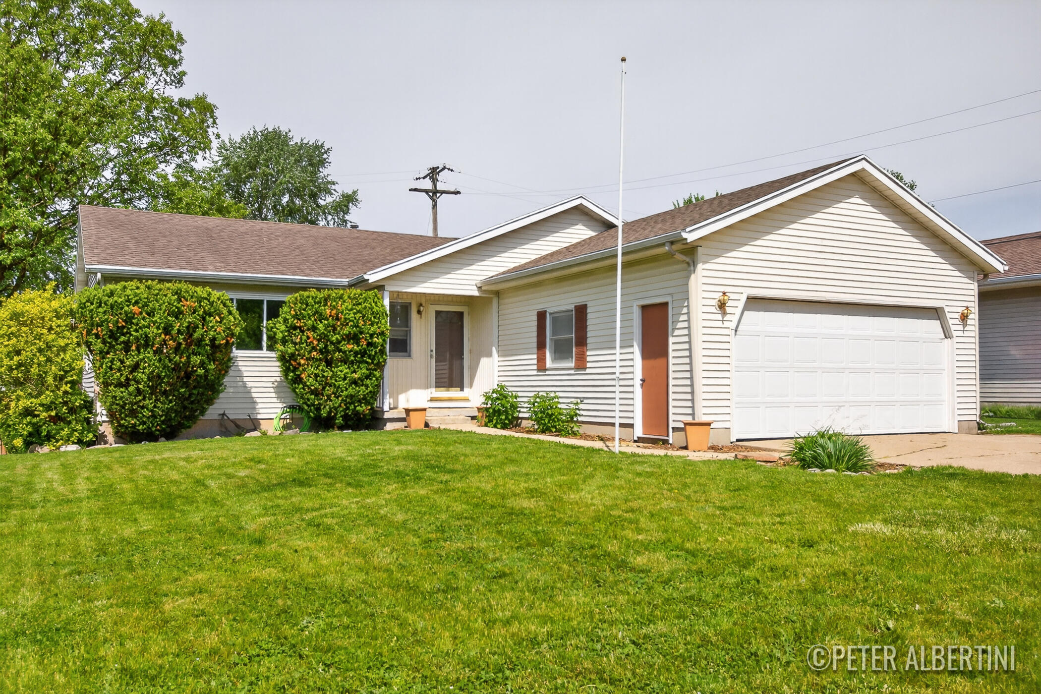 461 Macomb Avenue NW Grand Rapids MI 49534
