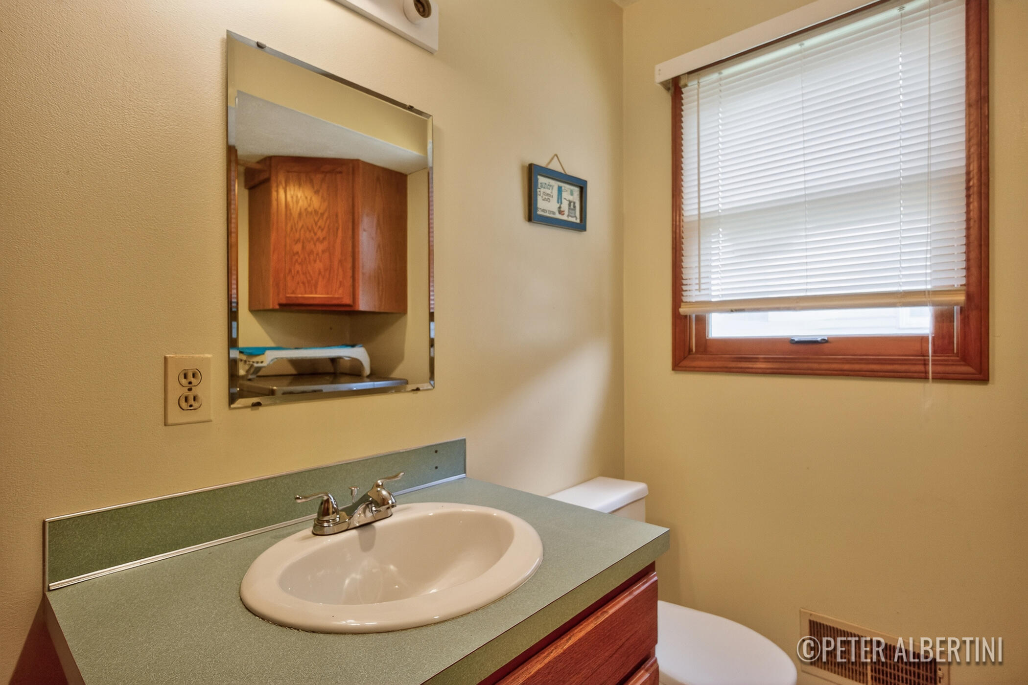 461 Macomb Avenue NW Grand Rapids MI 49534
