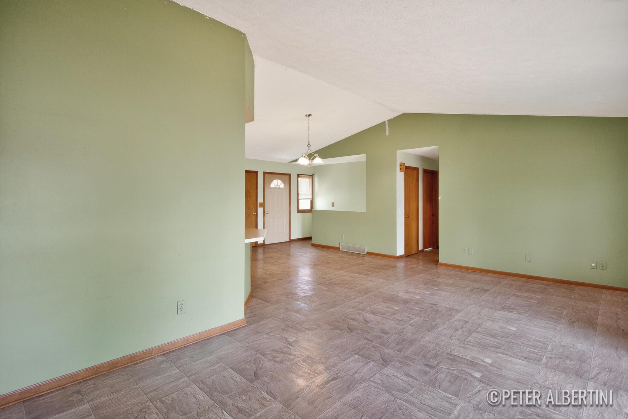 461 Macomb Avenue NW Grand Rapids MI 49534