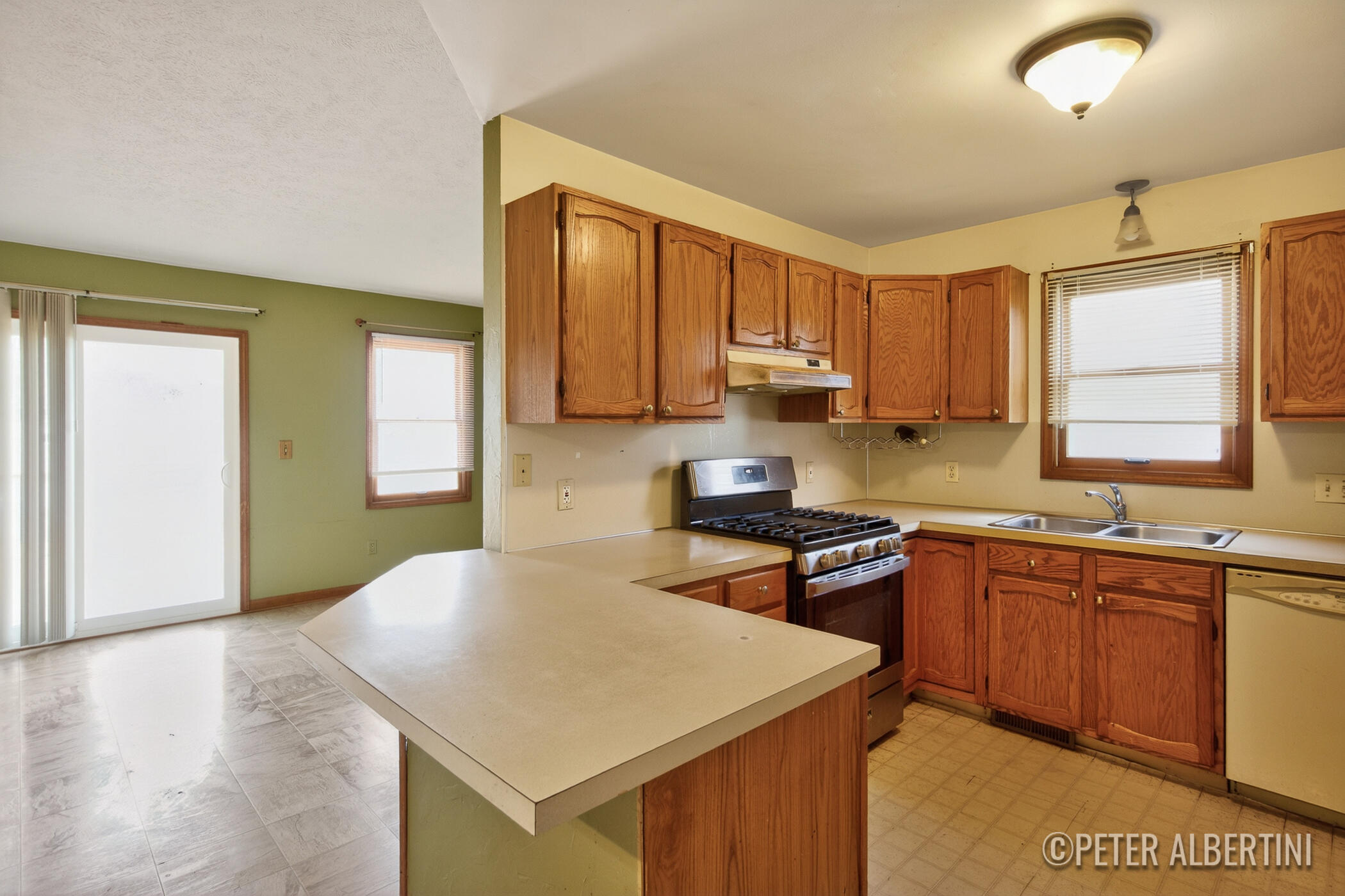 461 Macomb Avenue NW Grand Rapids MI 49534