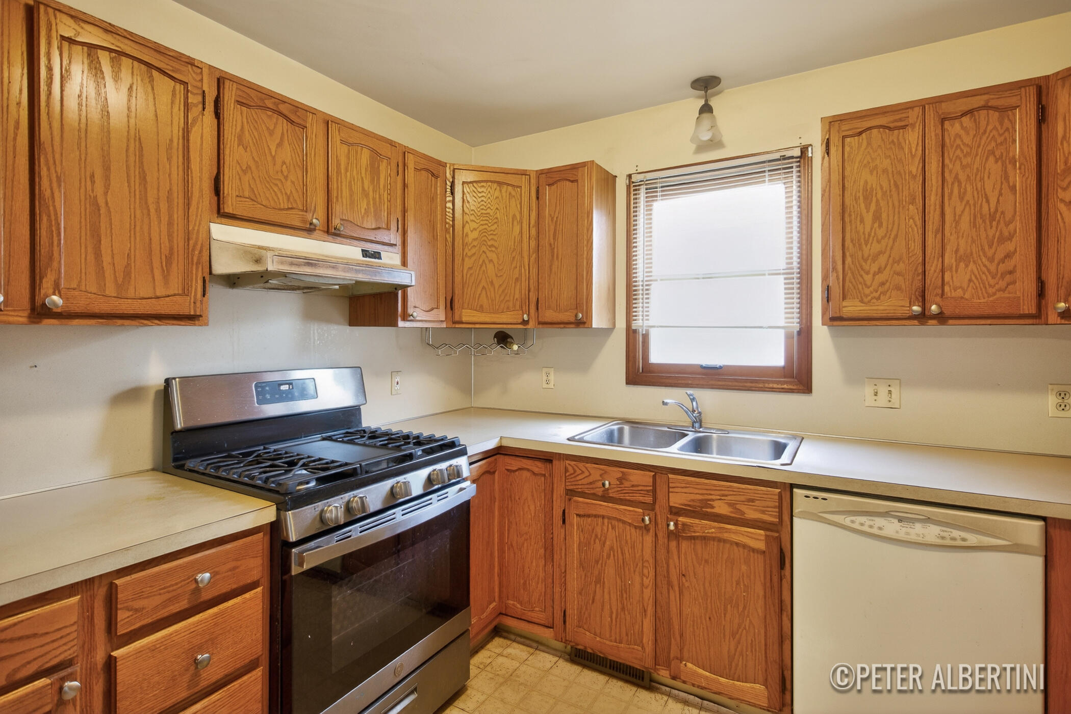 461 Macomb Avenue NW Grand Rapids MI 49534