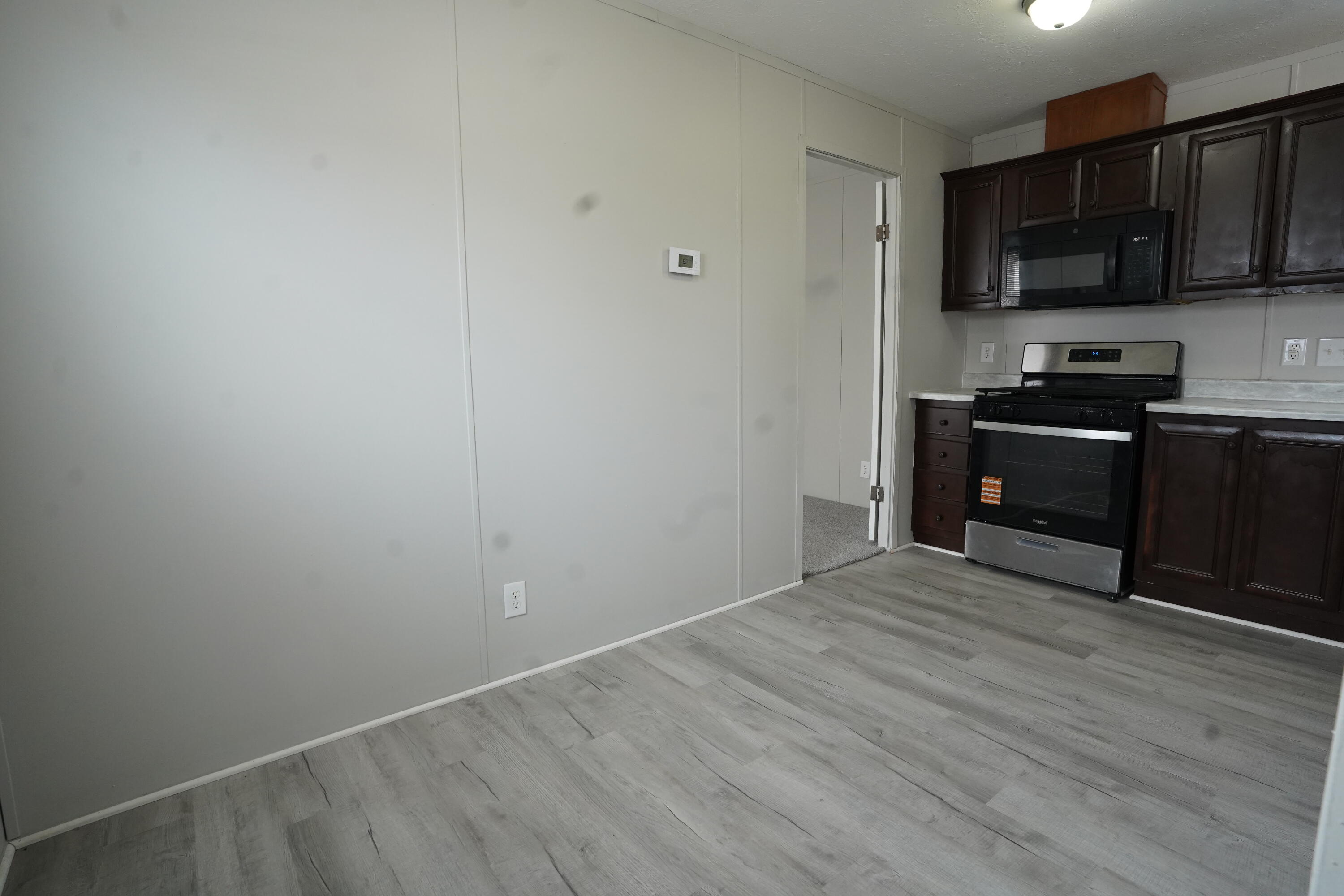 1906 Hawk Drive Kalamazoo MI 49008