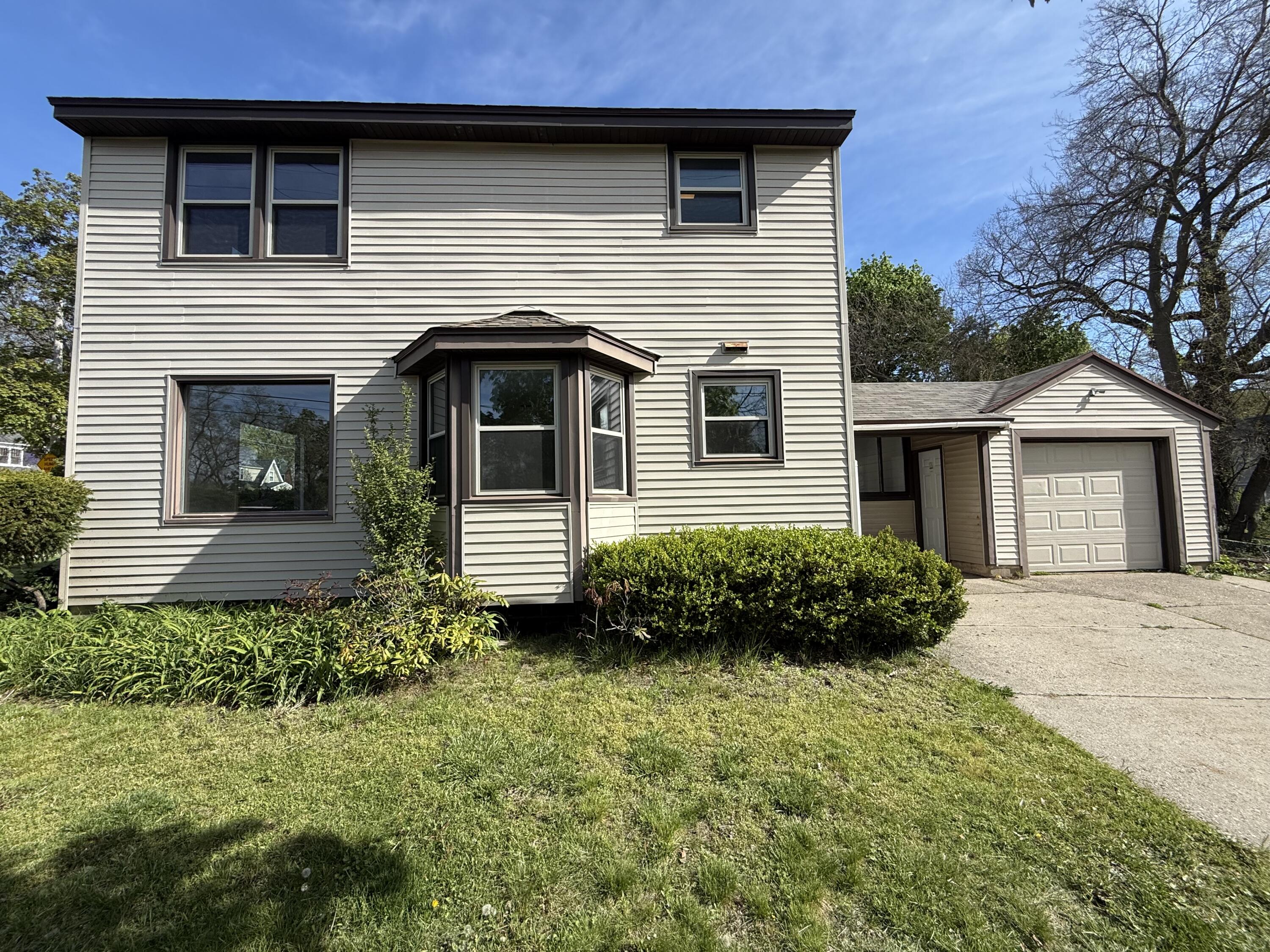 1350 Giddings Avenue SE Grand Rapids MI 49506