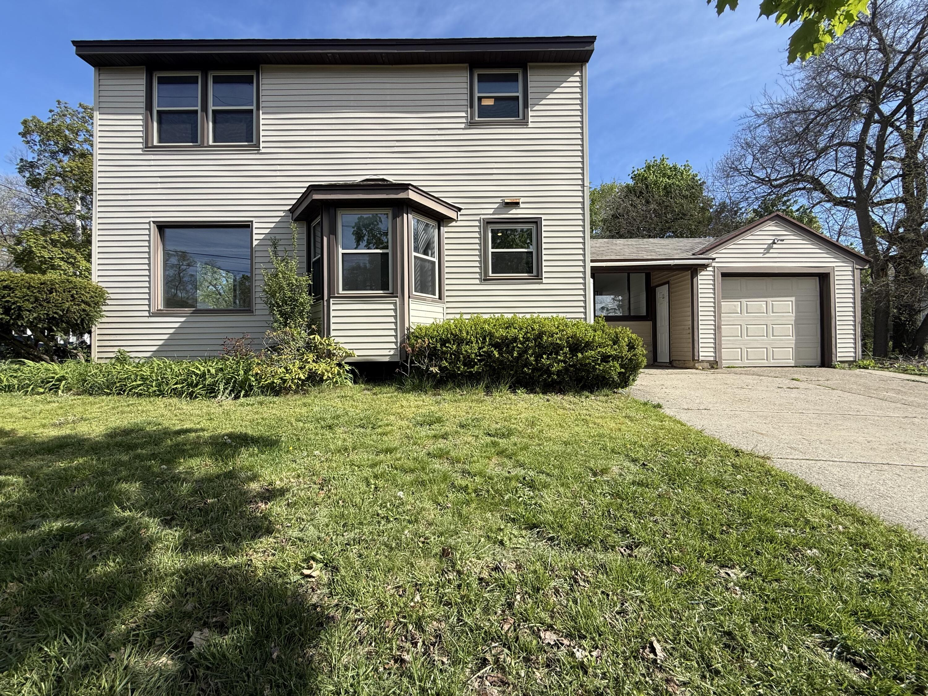 1350 Giddings Avenue SE Grand Rapids MI 49506