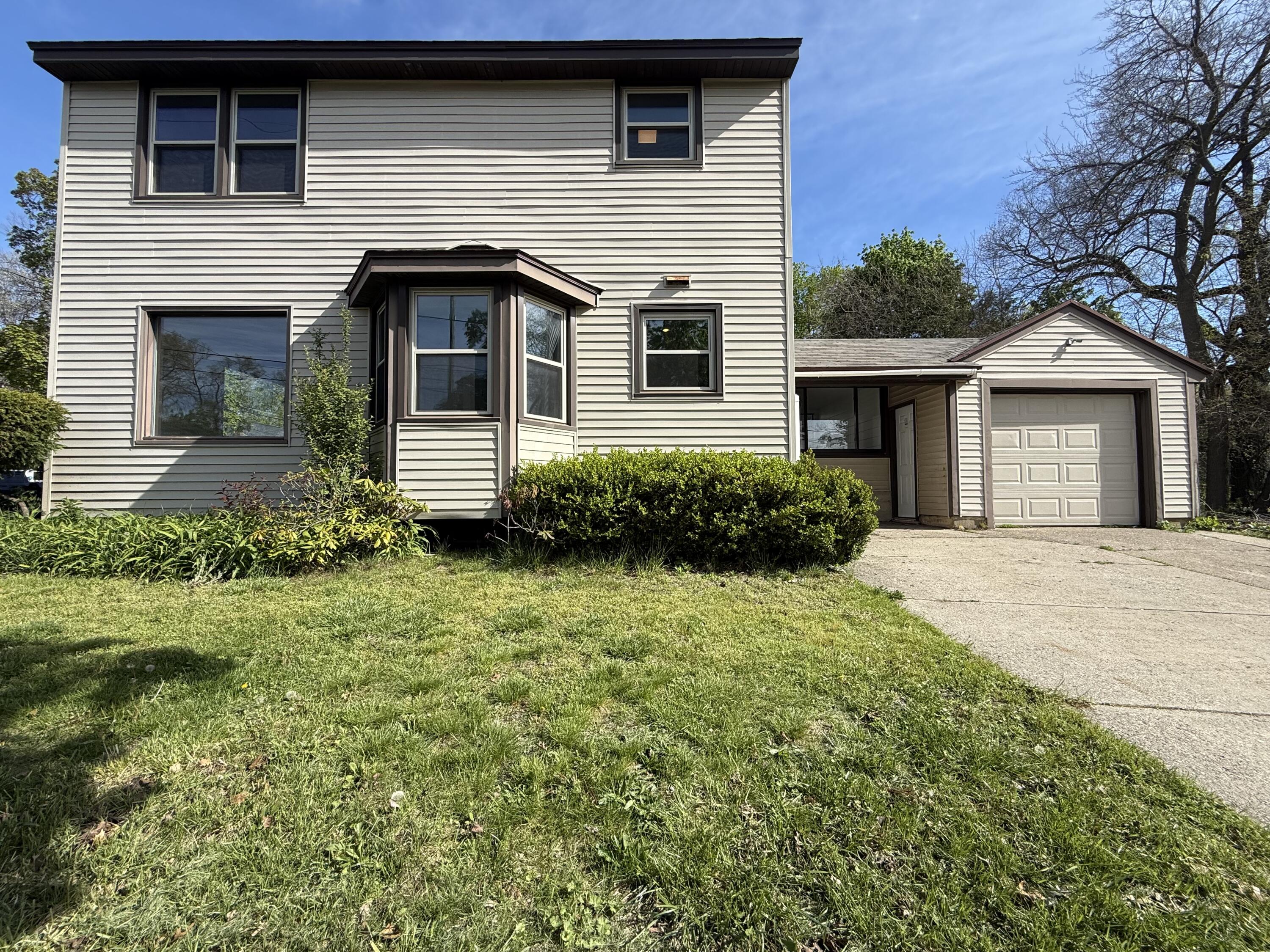 1350 Giddings Avenue SE Grand Rapids MI 49506