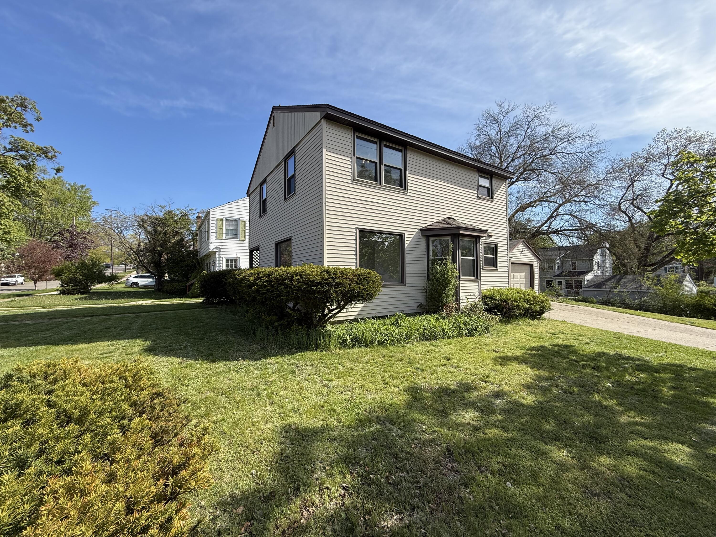 1350 Giddings Avenue SE Grand Rapids MI 49506