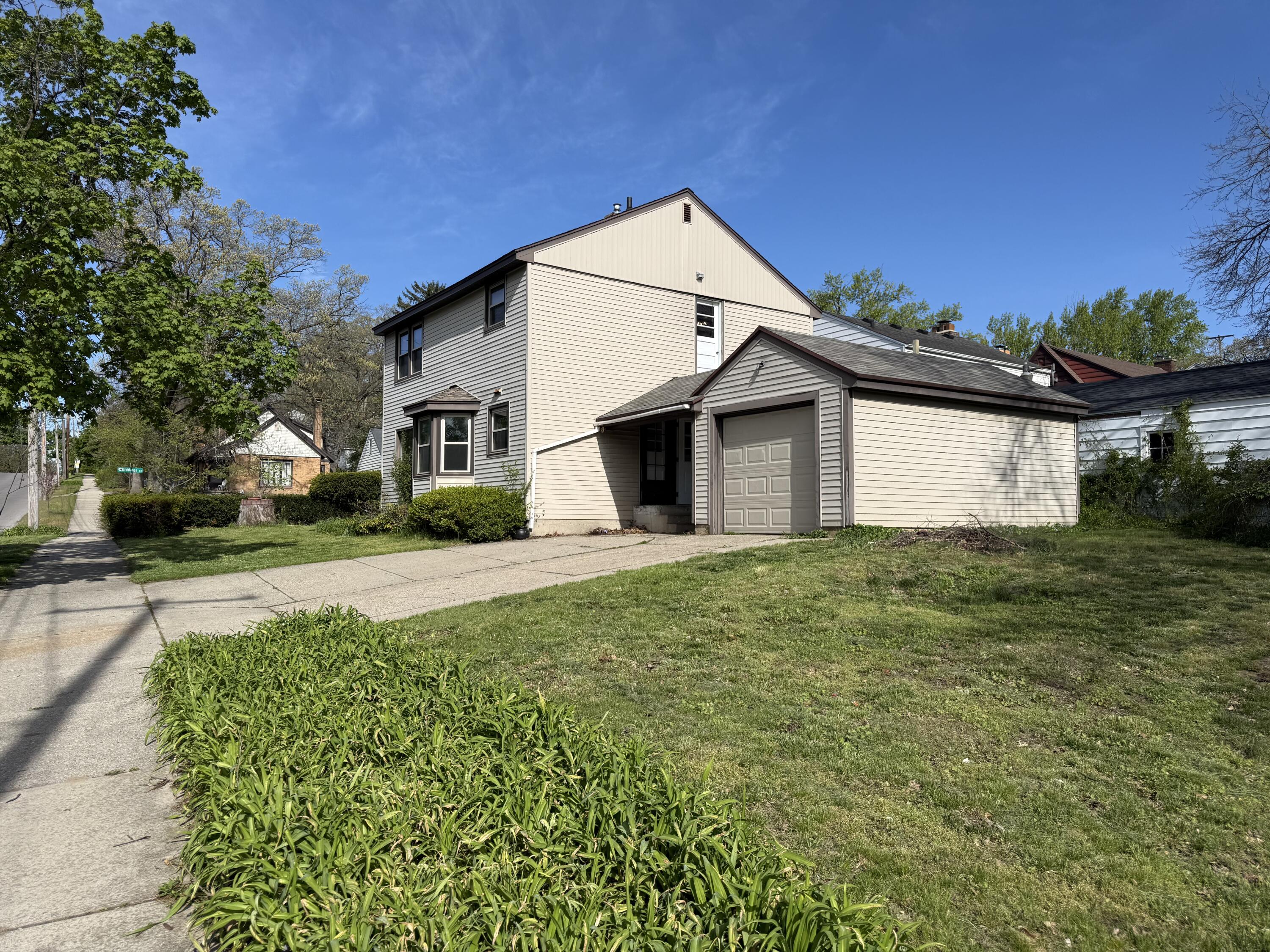 1350 Giddings Avenue SE Grand Rapids MI 49506