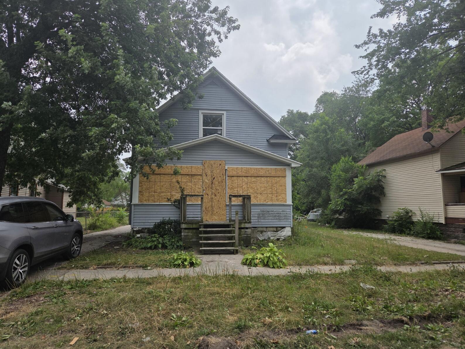 597 Orchard Avenue Muskegon MI 49442