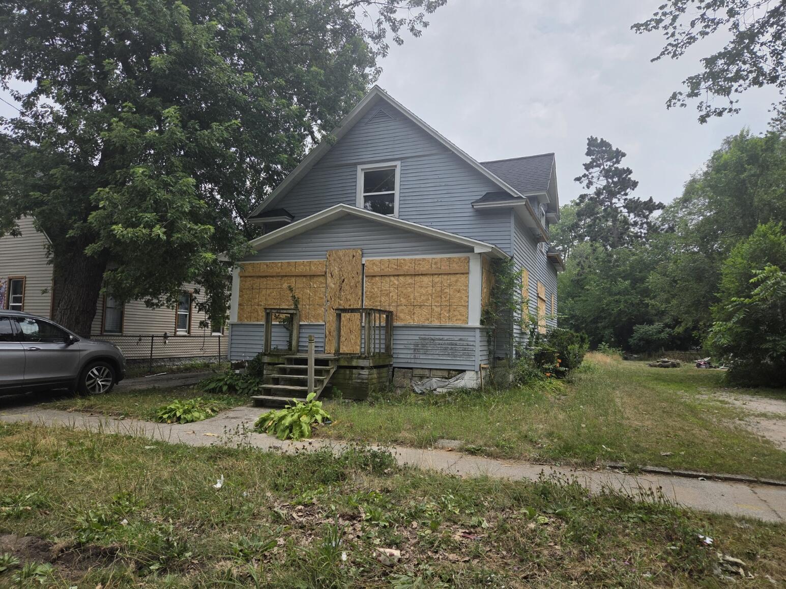 597 Orchard Avenue Muskegon MI 49442