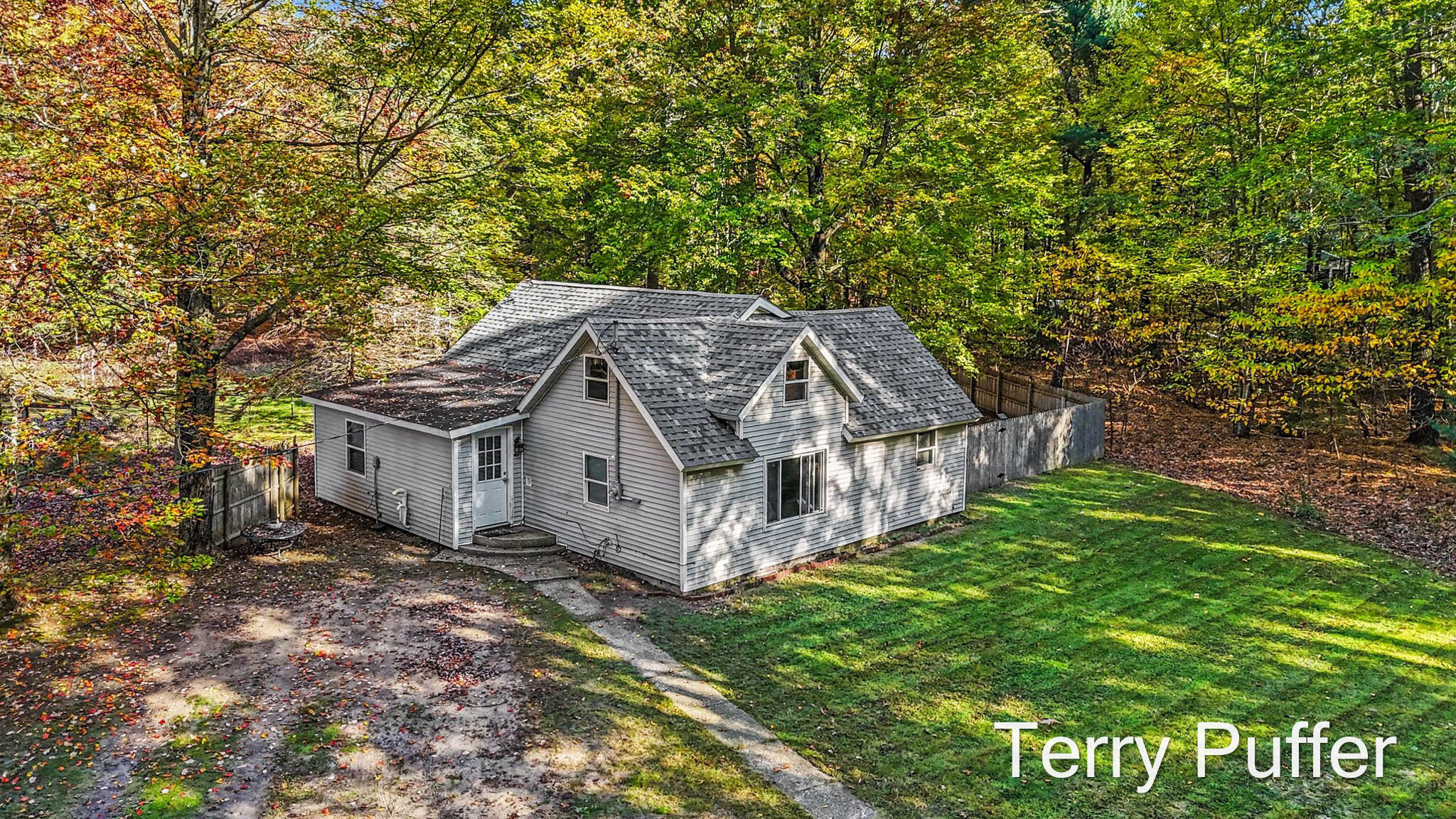 1466 N Scenic Drive Muskegon MI 49445
