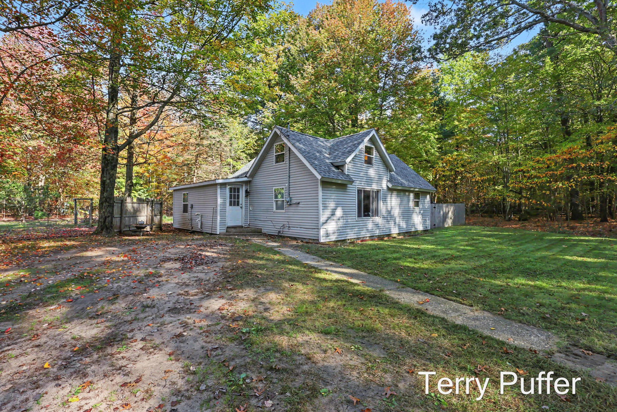 1466 N Scenic Drive Muskegon MI 49445