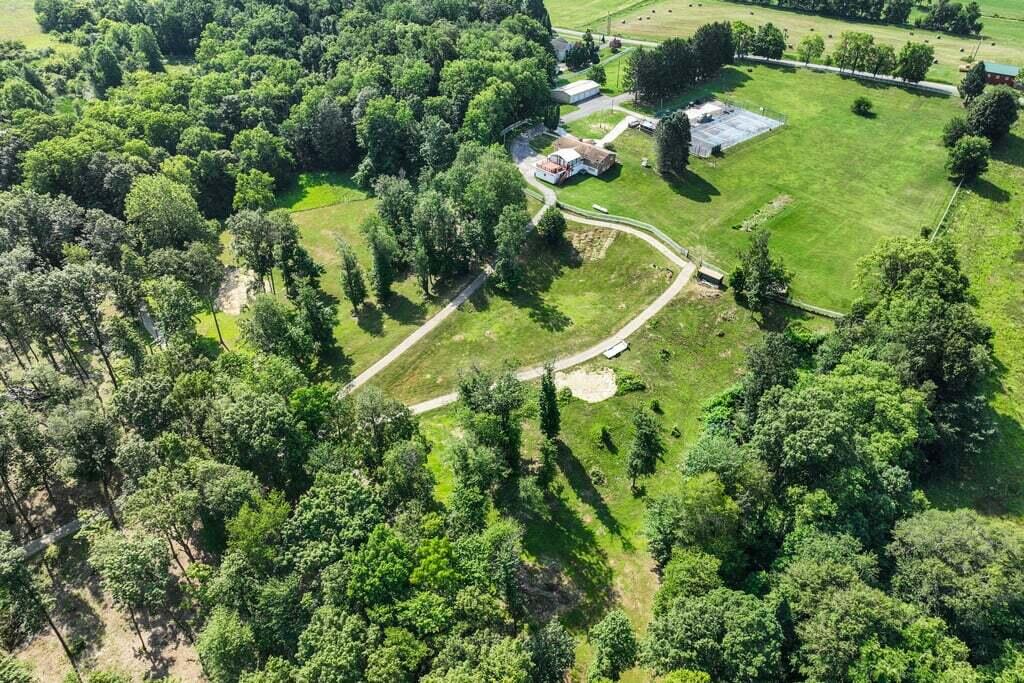5563 W Spring Creek Road Three Oaks MI 49128