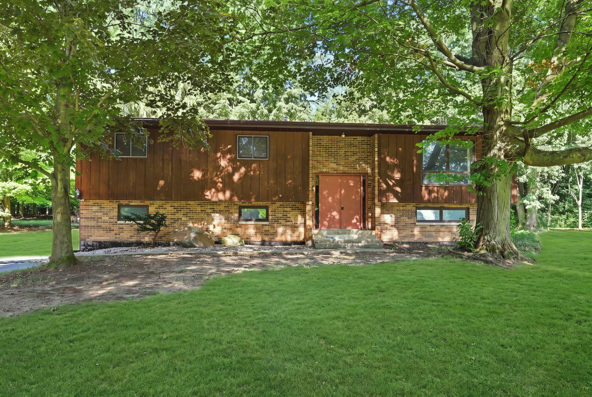 6336 Sycamore Coloma MI 49038
