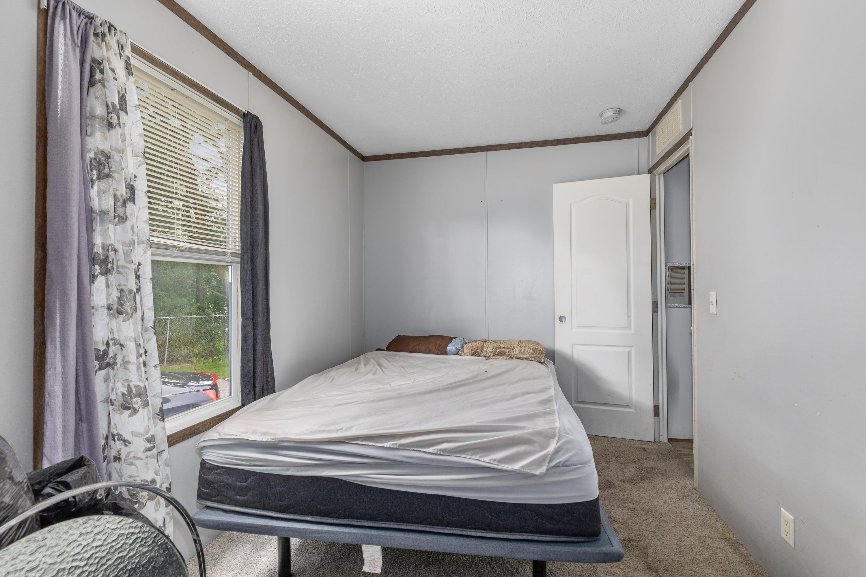 195 S Green Meadow Street SE Grand Rapids MI 49548