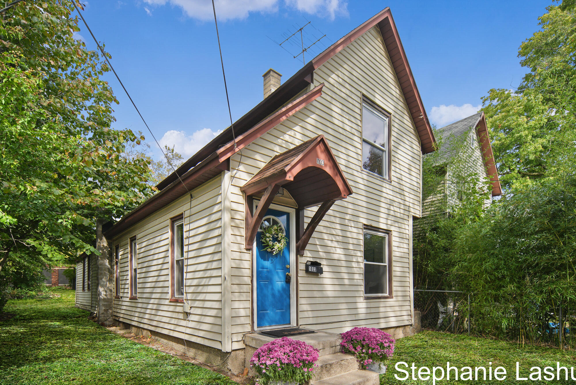 1033 Sigsbee Grand Rapids MI 49506