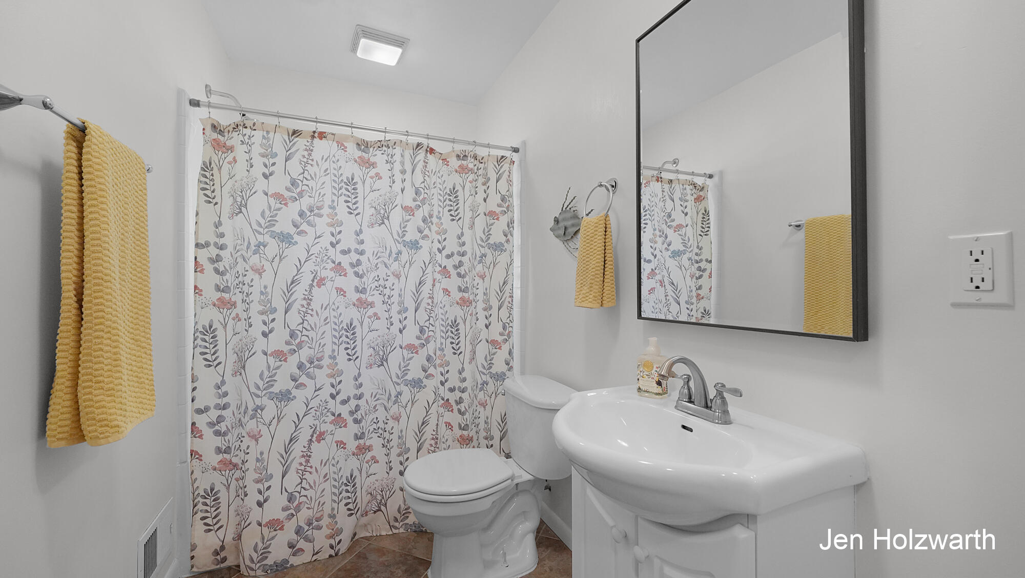 725 Parkway Drive NE Grand Rapids MI 49525
