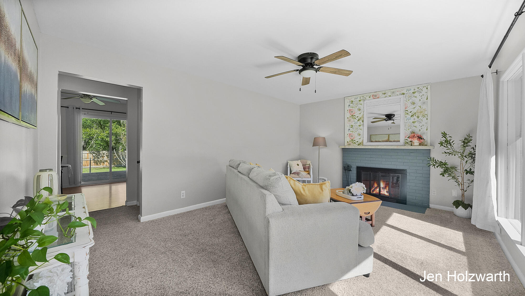 725 Parkway Drive NE Grand Rapids MI 49525