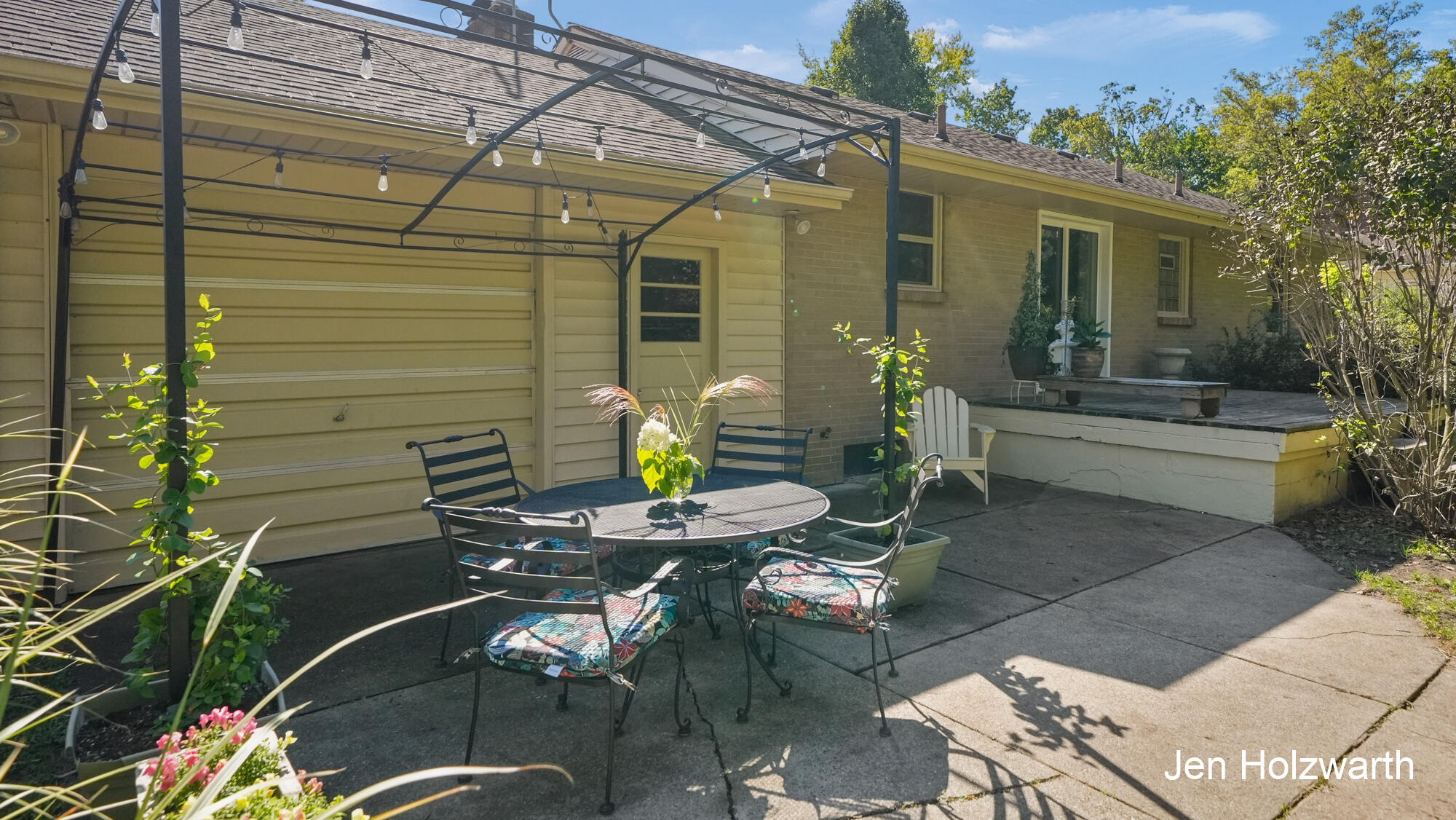 725 Parkway Drive NE Grand Rapids MI 49525