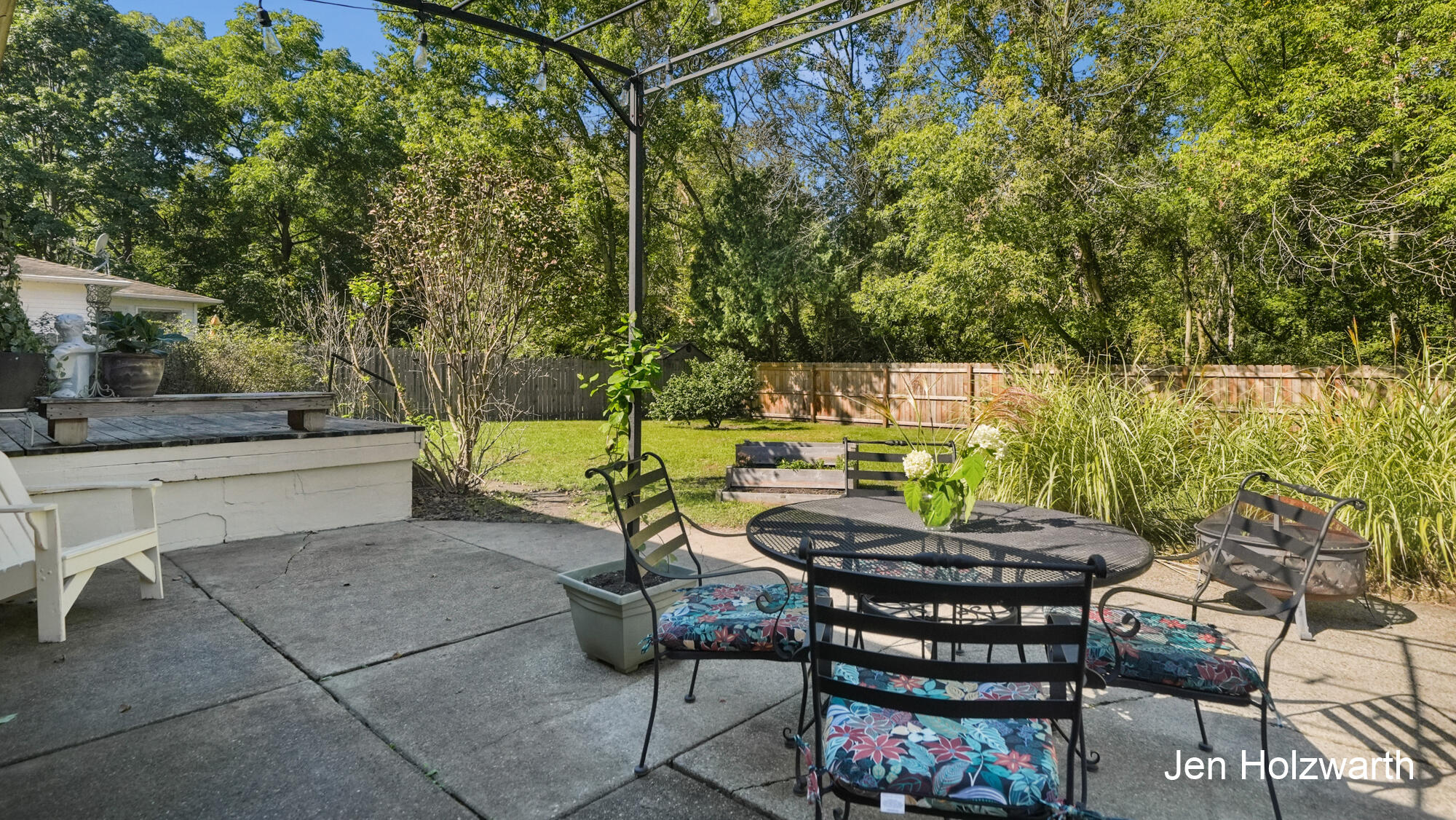 725 Parkway Drive NE Grand Rapids MI 49525