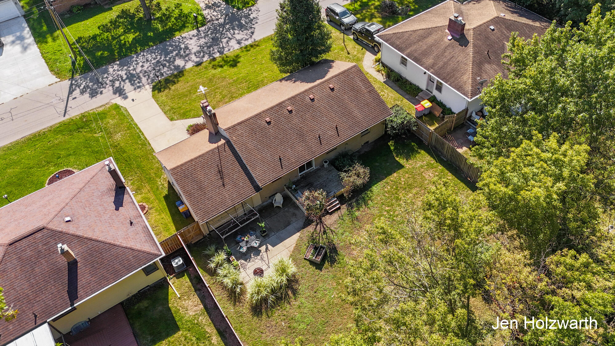 725 Parkway Drive NE Grand Rapids MI 49525