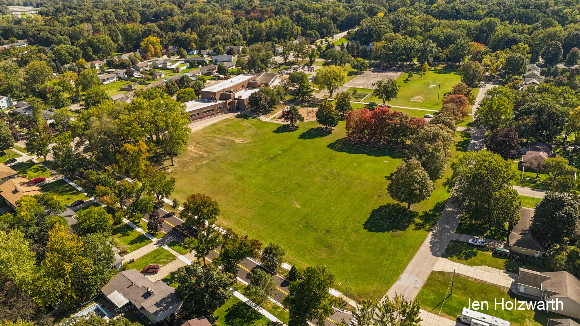 725 Parkway Drive NE Grand Rapids MI 49525