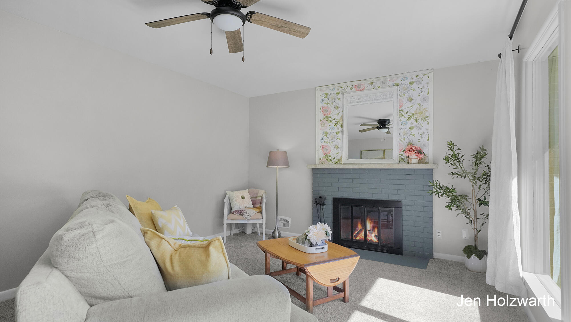 725 Parkway Drive NE Grand Rapids MI 49525
