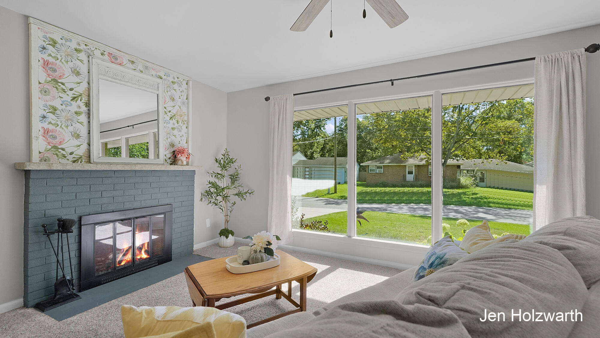 725 Parkway Drive NE Grand Rapids MI 49525
