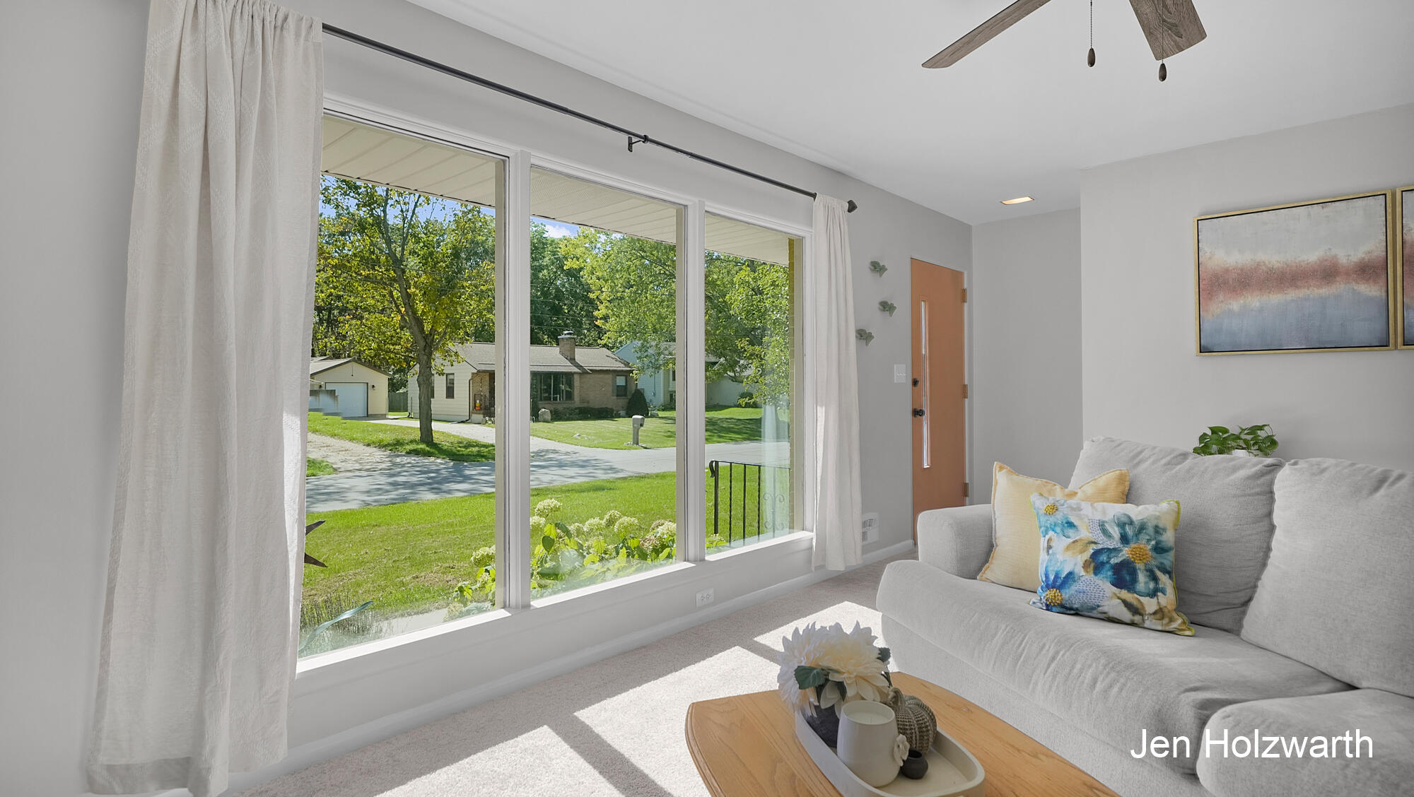 725 Parkway Drive NE Grand Rapids MI 49525