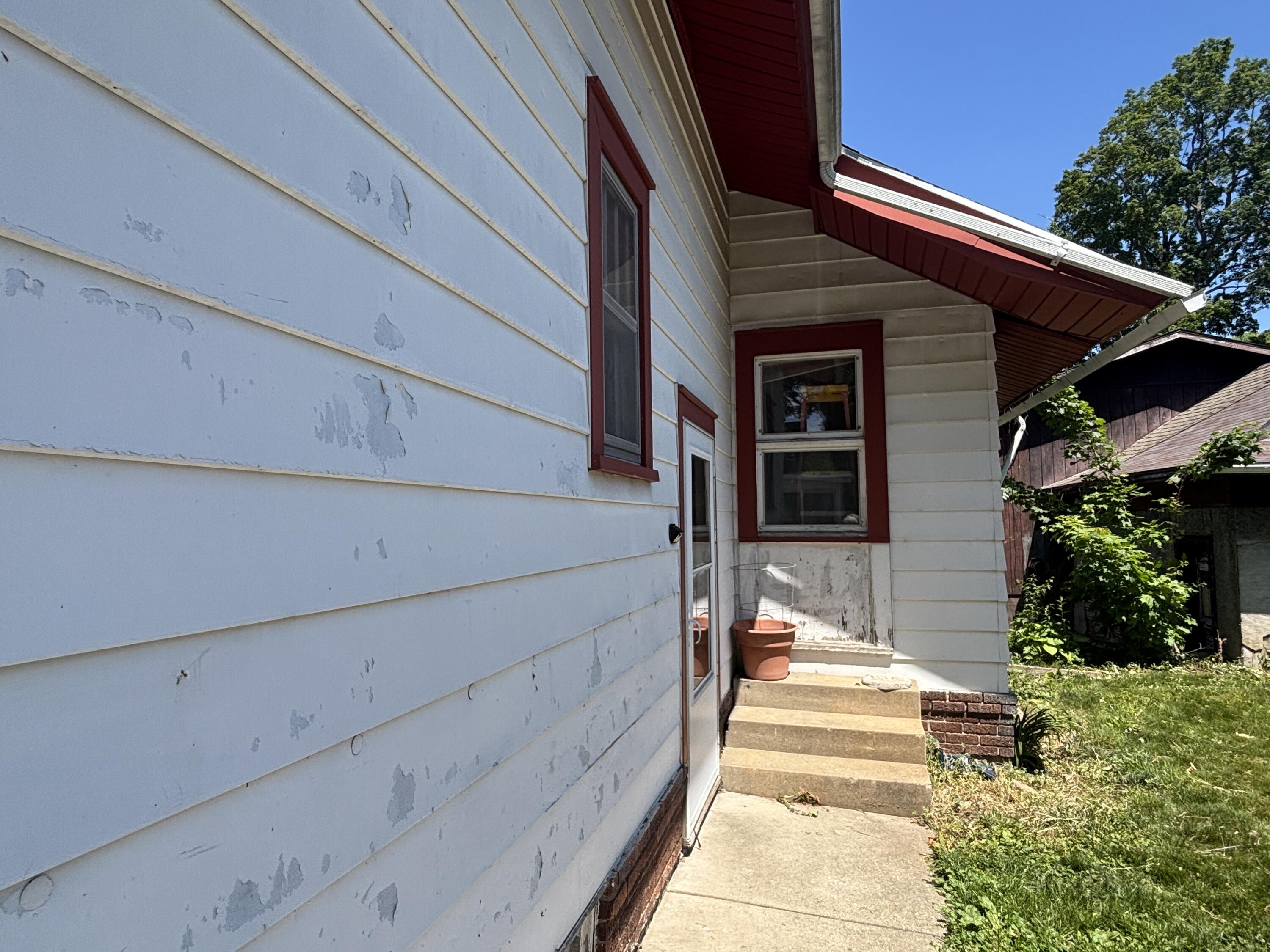 103 Clark Street Buchanan MI 49107
