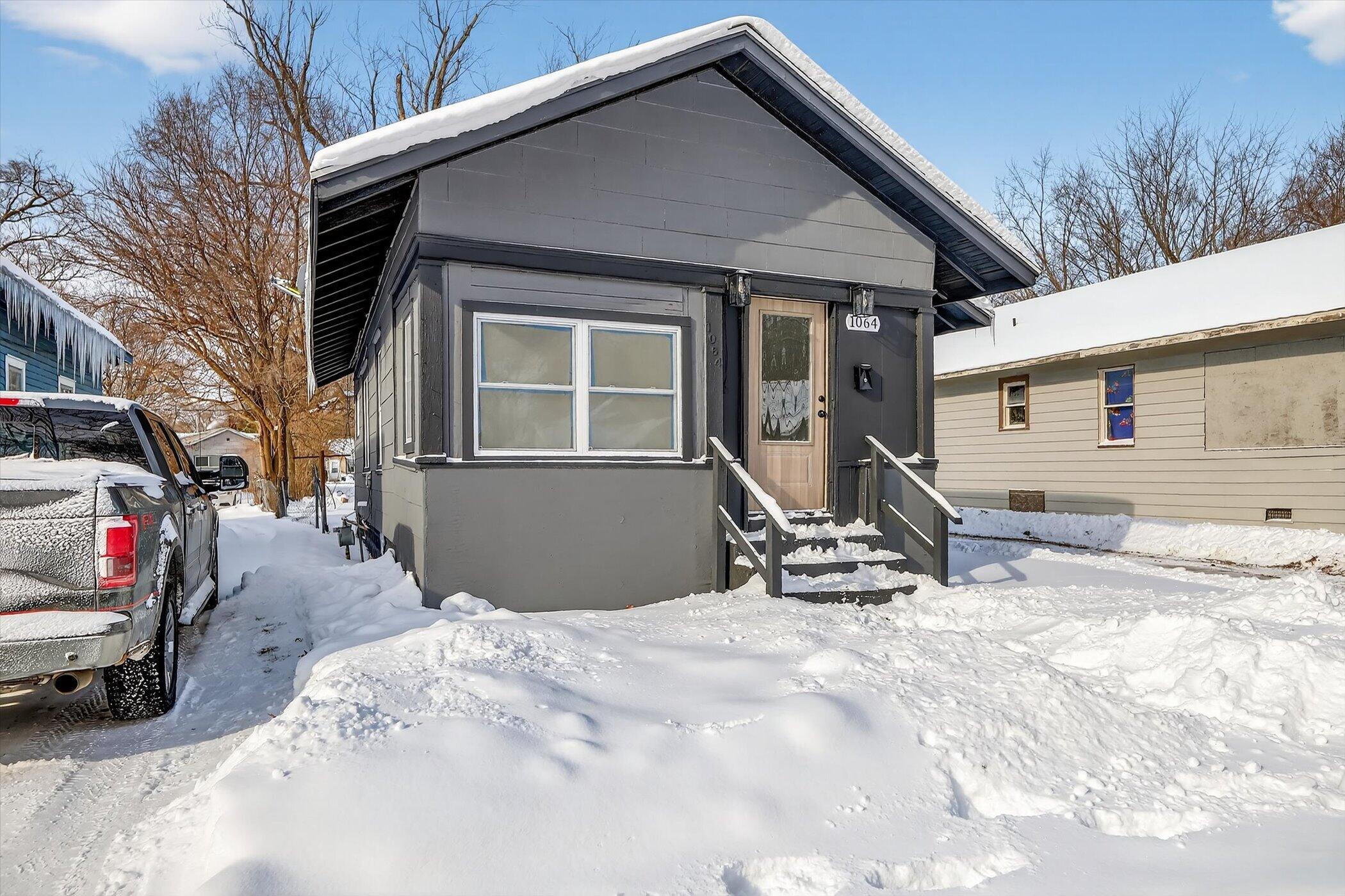 1064 Ogden Avenue Benton Harbor MI 49022