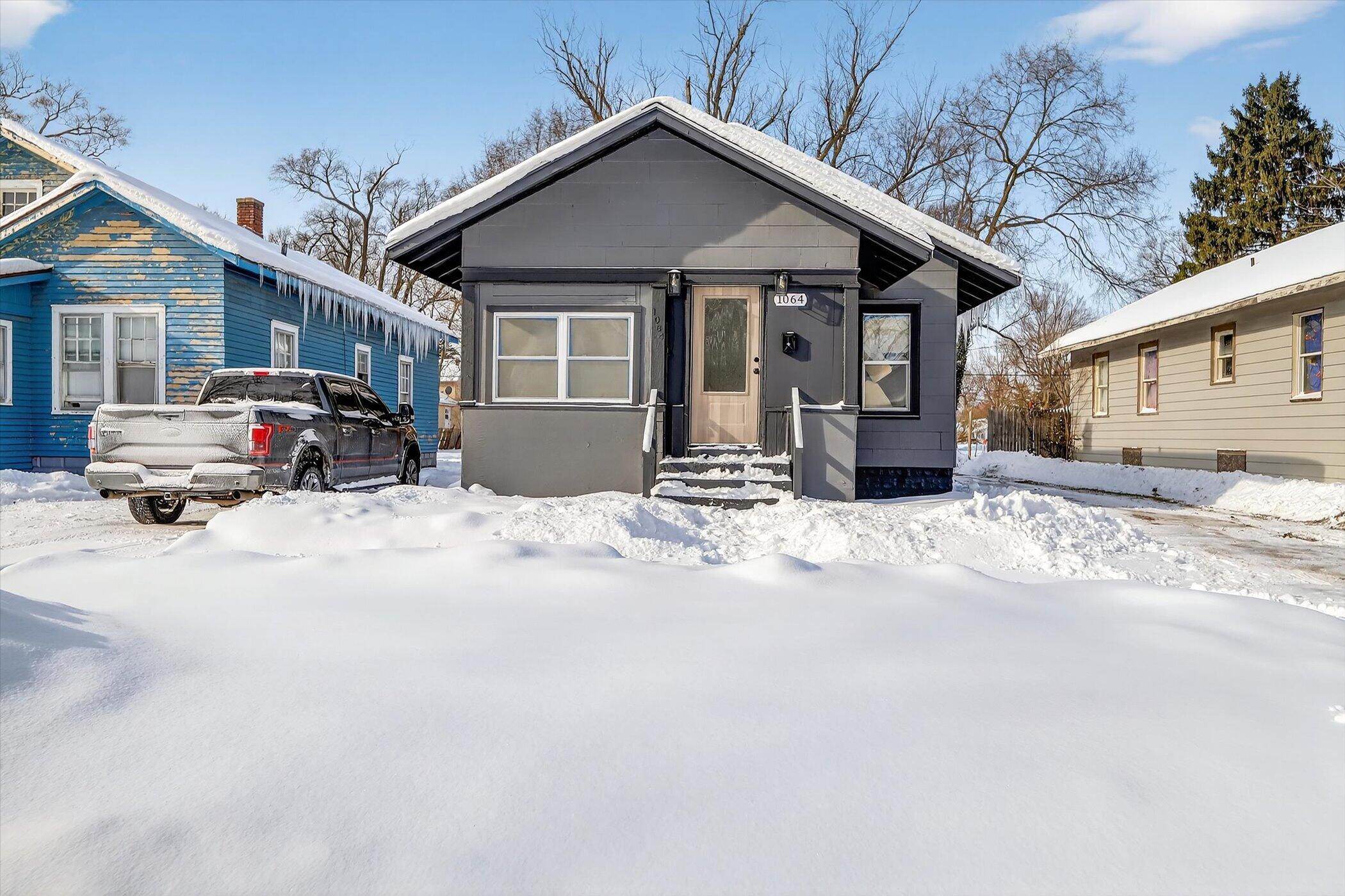 1064 Ogden Avenue Benton Harbor MI 49022